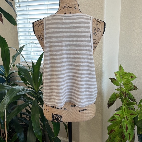 Community Linen top - Picture 2 of 7